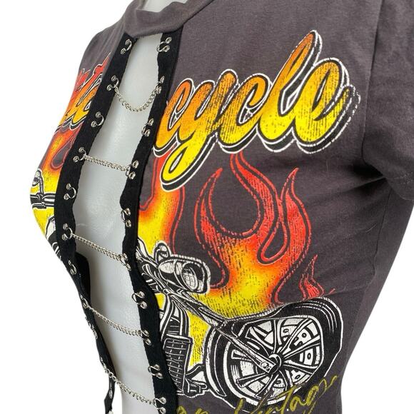 Windsor Gray Edgy Biker-Chic Cropped Moto Flame Chain Graphic Tee Crop Top XS - Picture 5 of 7